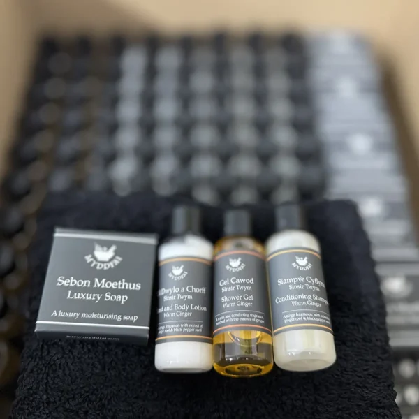 LuxuryHospitality Amenities Starter Pack